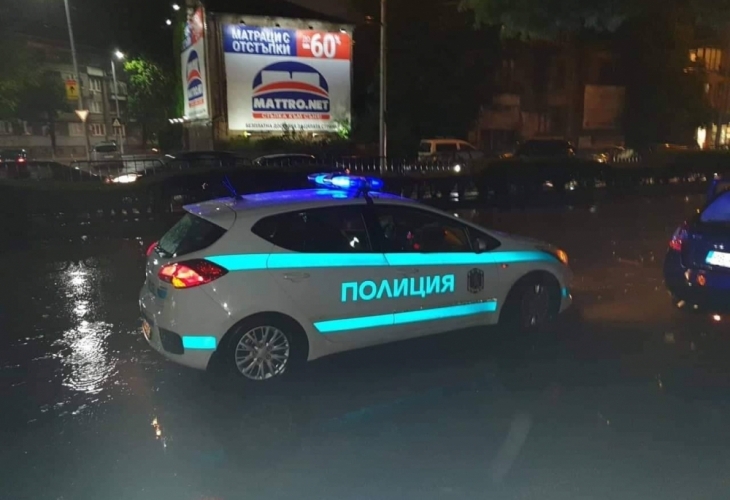 Повече от 400 служители на полицията, пожарната, Община Пловдив и