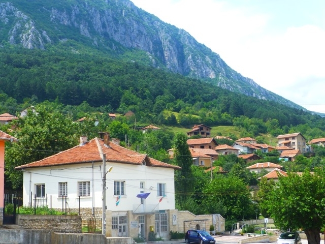 Община Враца обяви обществена поръчка за ремонт на водопровода в