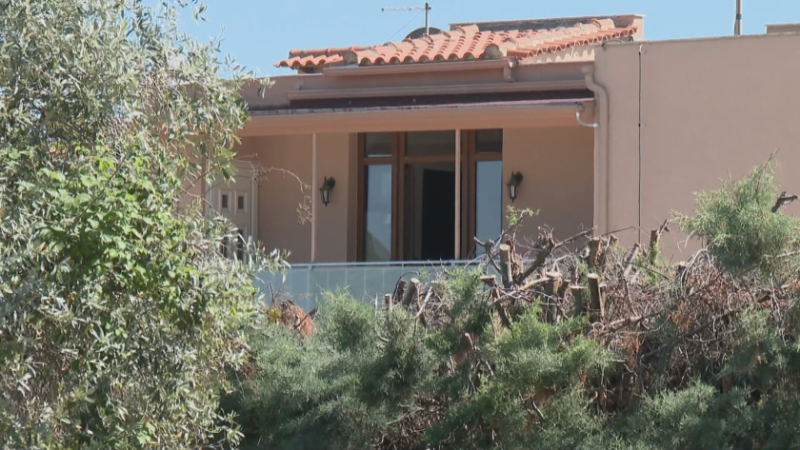 Паскал се крие в Кавала, резервирал е цял хотел