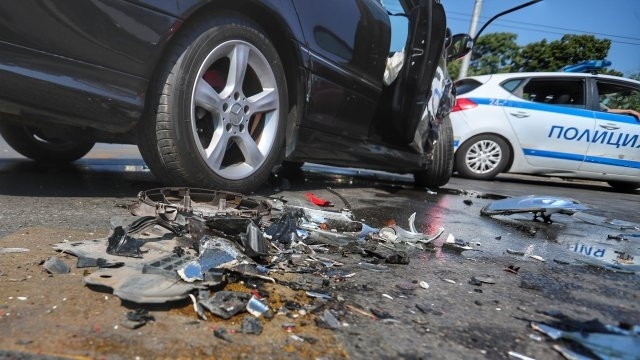 Двама пострадаха при ПТП в Криводол, в болница са