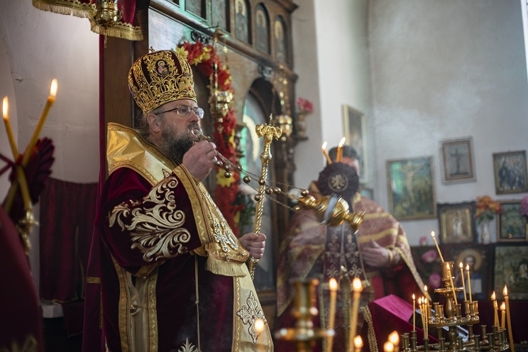 Врачанският митрополит Григорий благослови миряните в Мездра на Ивановден