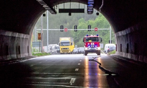 Два тира се удариха на магистрала Хемус на около 500