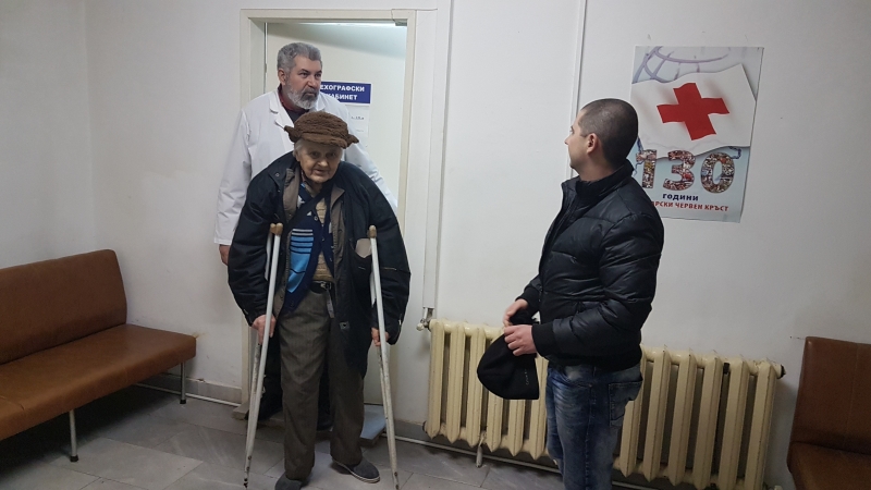 84 годишният Христо Найденов от с Горна Бешовица бе първият жител