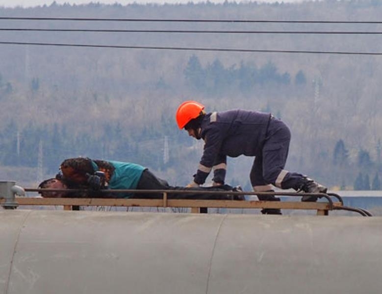 Работник е загинал ударен от електрически ток в кравеферма в