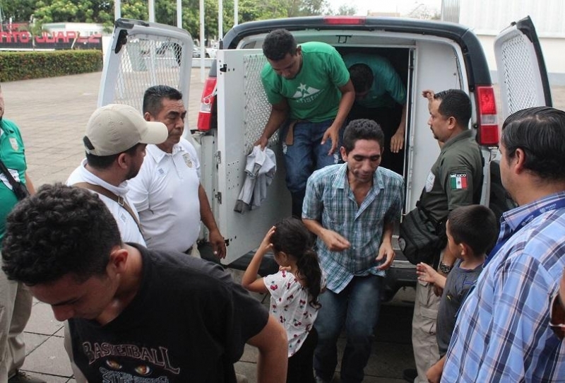 Властите в Мексико спасиха 24 мигранти от Централна Америка включително