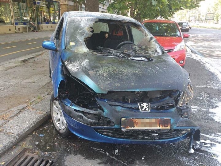 Полицаи са заловили пироман запалил преди дни лек автомобил в