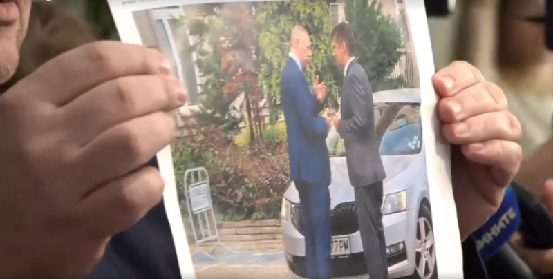 Делян Пеевски показа обща снимка на Кирил Петков и Антон Славчев