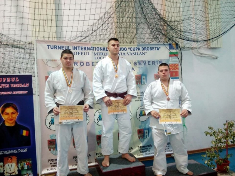 Видинският клуб по борба, самбо и джудо участва в Международния турнир