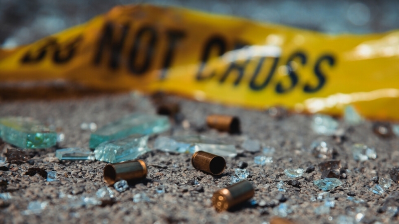 Един човек е загинал а друг е ранен след стрелба