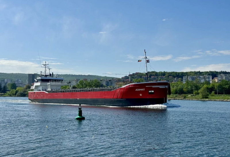 В пристанище Варна пристигна първият кораб, превозващ свежо ядрено гориво