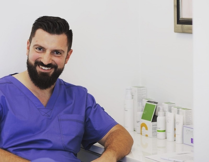 Излязоха нови разкрития по случая със зъболекаря измамил пациенти в