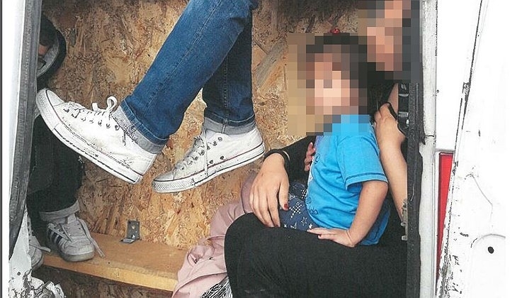 Разкрита е мащабна престъпна група във Враца, София и Ловеч за трафик на мигранти