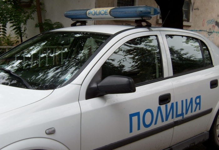 Полицията е заловила 16 годишен да прекарва незаконни дърва във врачанското