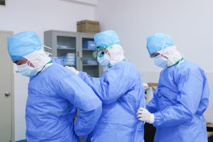 Двама заразени с коронавирус са изгубили битката с коварната болест