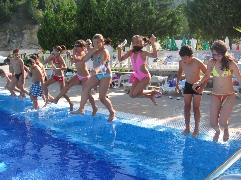 За 22 а поредна година Община Мездра организира през лятната ваканция