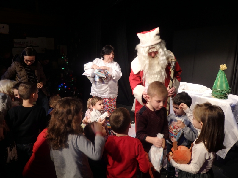 ГЕРБ Враца подари истинска Коледна приказка на децата по