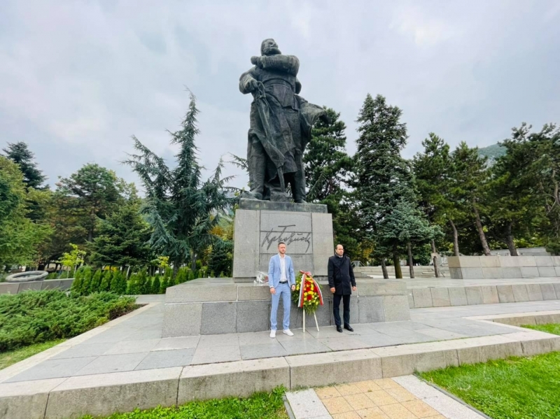 Почетоха Независимостта на страна ни с поклон пред паметника на