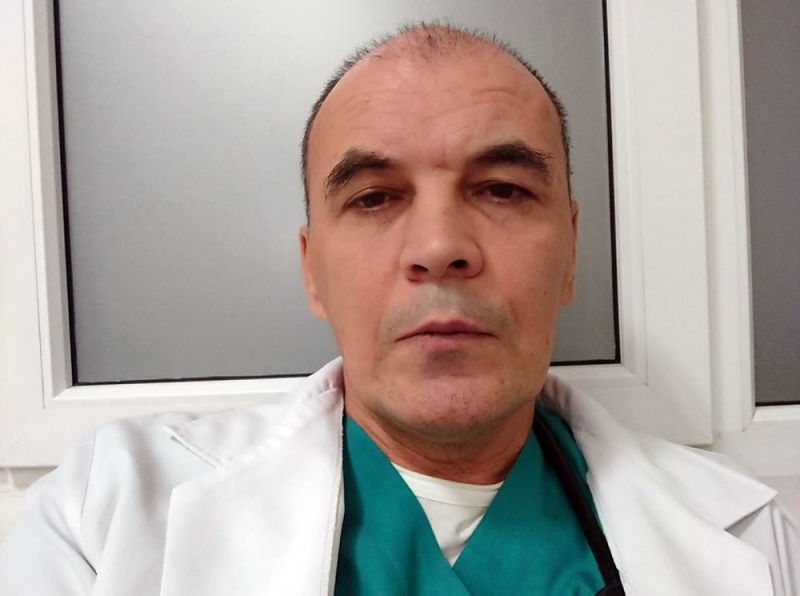 Хирургът който прави гинекологични прегледи е временно отстранен от работа