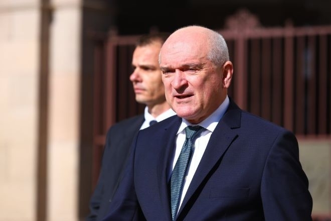 Главчев: Предложих на президента Румен Радев аз да поема МВнР