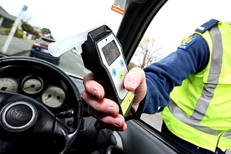 Хванаха дрогиран шофьор да юрка автомобила си Бяла Слатина съобщиха