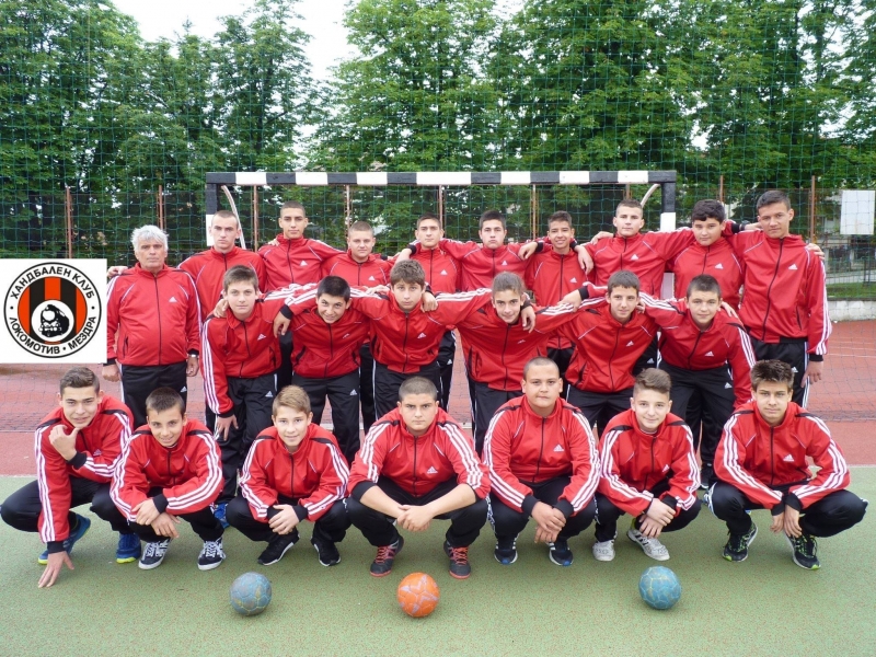 Юношите старша възраст на ХК Локомотив Мездра стартираха по най добрия начин