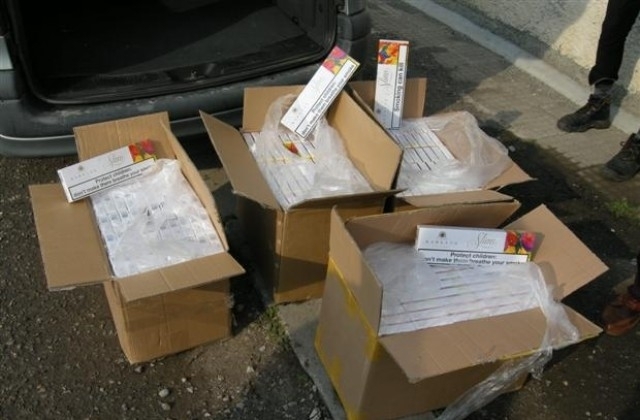 Митнически служители задържаха 103 600 къса 5180 кутии цигари при