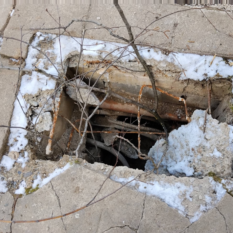 Опасност дебне пешеходците в най големия квартал на Враца научи