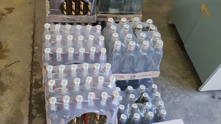 Митническите служители задържаха 911 бутилки с общо 626 6 литра водка