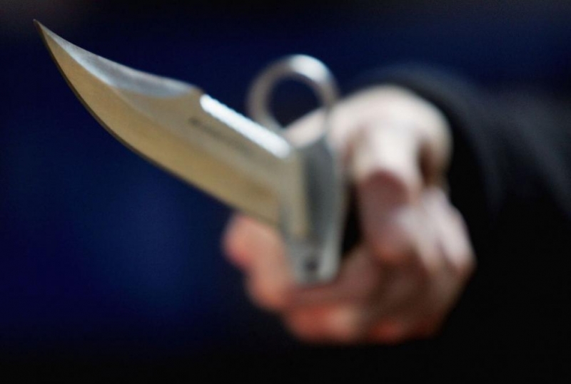 Син намушка баща си с нож в Бургас съобщиха от полицията