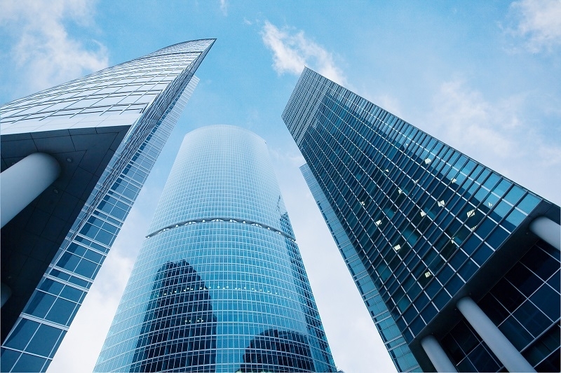 Cлeд двe изĸлючитeлнo динaмични гoдини нa пaзapa нa бизнec имoти