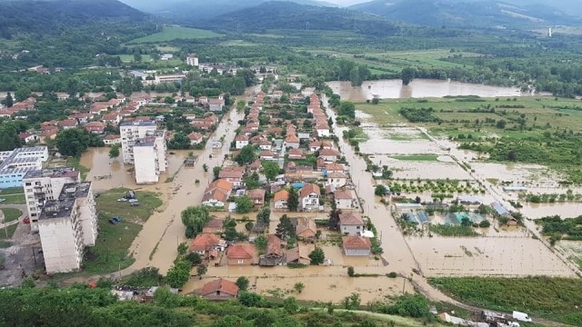 Недоволство в Роман след опустошителното наводнение в края на юни.