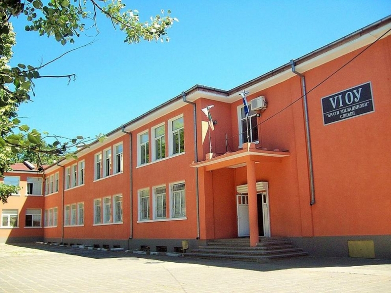 Нормализира се обстановката в двете сливенски училища 8 мо основно училище