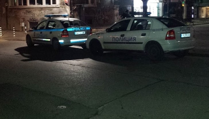 Служители на реда са хванали мъж разбил мазета в блок