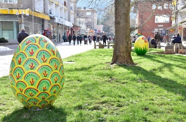 В навечерието на големите български празници Цветница и Великден