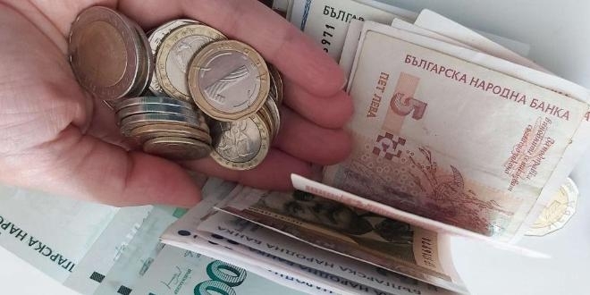 Най високите пенсии са в София град средно 896 лева следвани