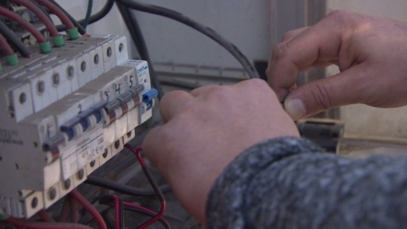Хванаха наглец да краде ток във Врачанско съобщиха от областната