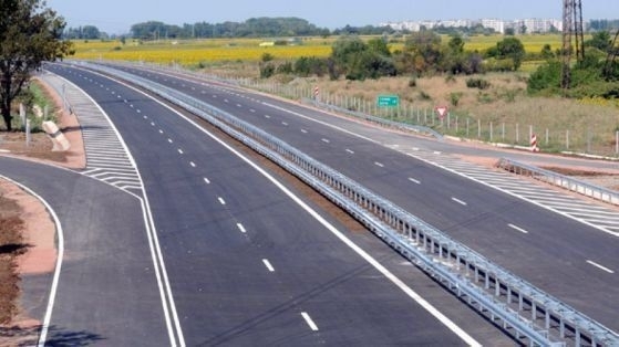 І МЕТЕОРОЛОГИЧНА ОБСТАНОВКА До полунощ валежите ще спрат и над