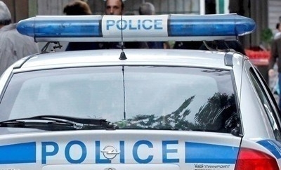 Полицията в Бургас задържа извършител на множество въоръжени грабежи, представящ
