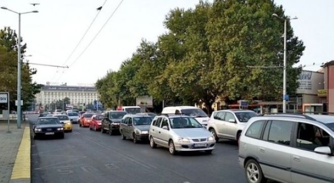 Пловдив забранява старите коли да се движат в центъра