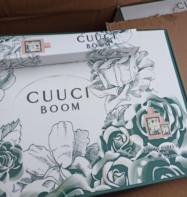 Митнически служители задържаха 12 624 броя маркови парфюми и тоалетни