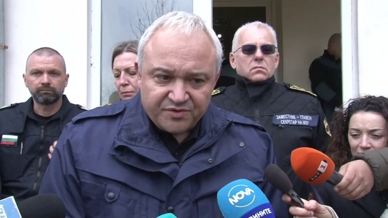 Водещата версия е че става въпрос за хибридна атака свързана