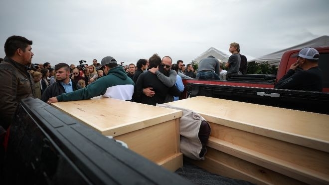 Най малко петдесет и трима са убитите а петдесет и един