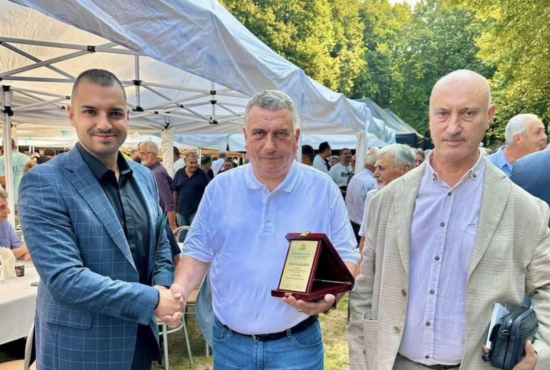Областният управител на Враца Николай Николов връчи почетен плакет на