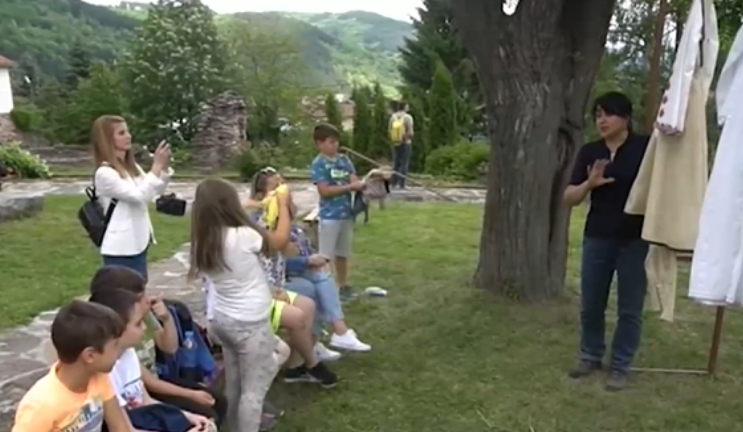В столицата на килимите - Чипровци започват да обучават деца