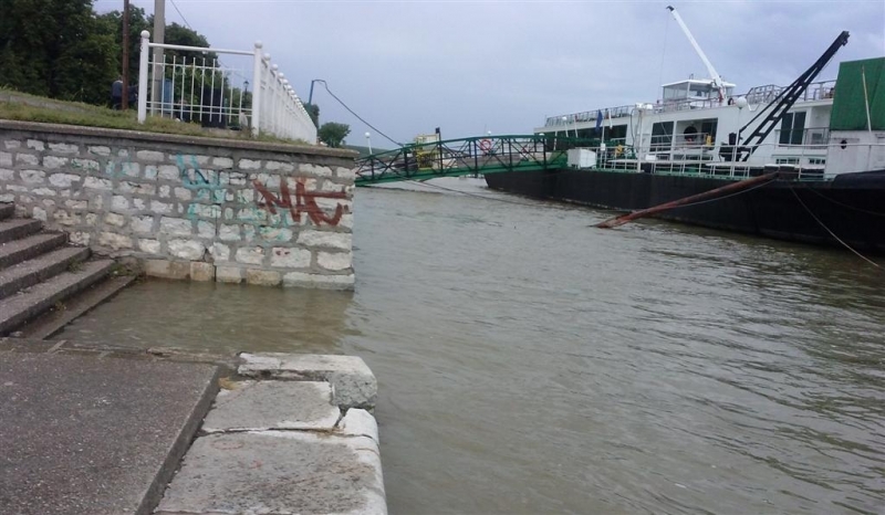 Нивото на Дунав отново премина границата от 750 см, при