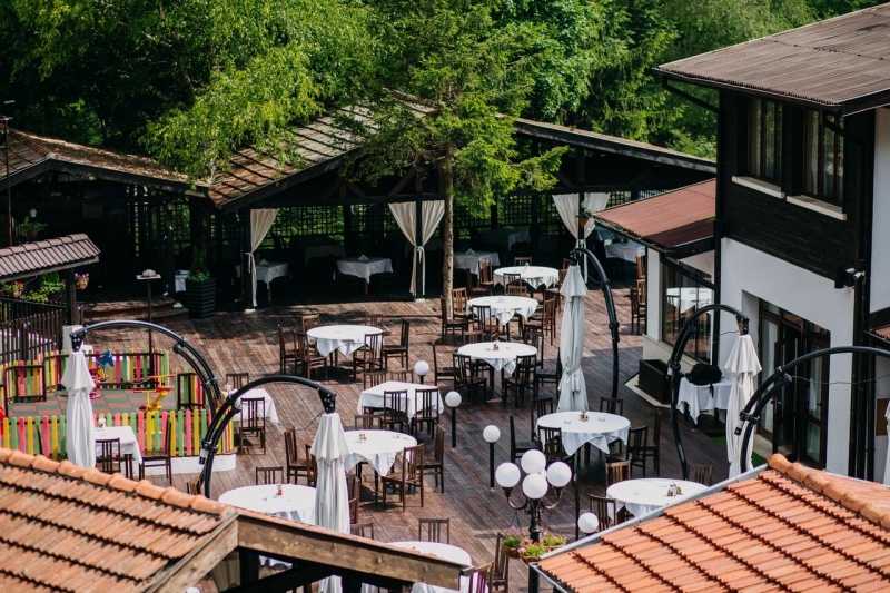 След гостуването на звезди от съседна Сърбия ресторант Чайка ще