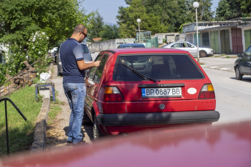 Продължава акцията срещу неправилното паркиране в Мездра която стартира миналата