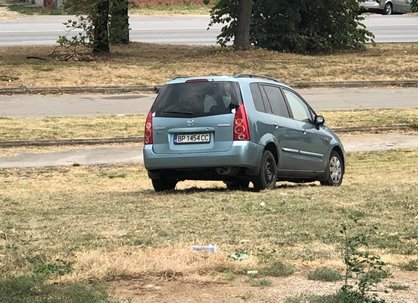Врачани пропищяха от съсед който системно паркира колата си на