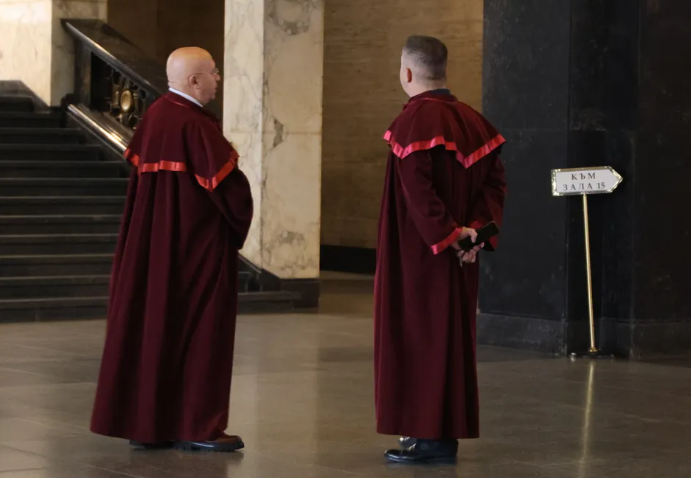 Висшият съдебен съвет ВСС одобри увеличение от 5 на възнагражденията