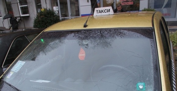 Млад мъж открадна телефона и ключа на колата на бакшиш